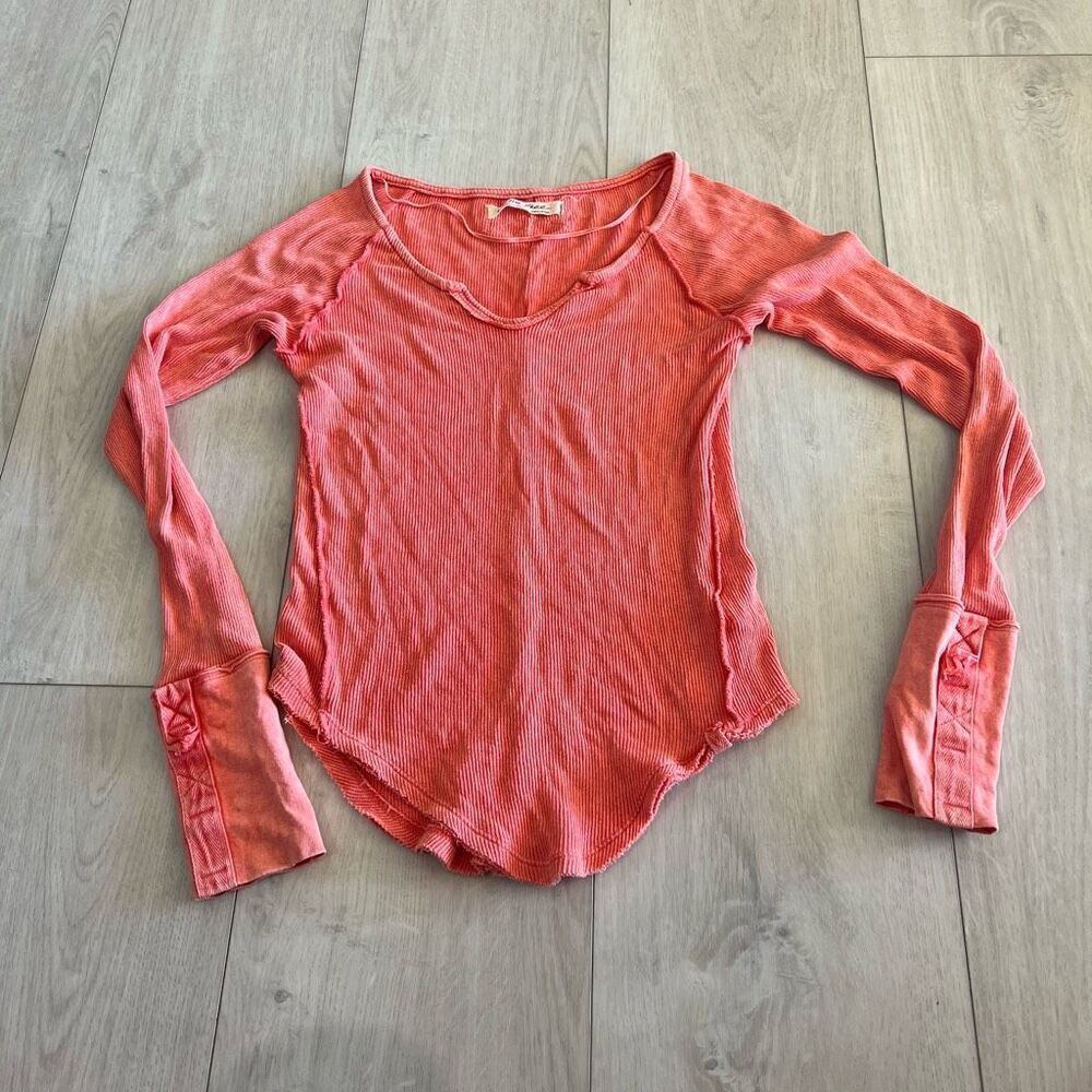 FREE PEOPLE, WE THE FREE, SZ S, V Neck, Long Sleeve, Salmon, Ribbed, Fitted, Top